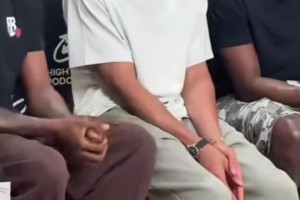 真是拖家带口啊！字母哥带着几个兄弟一起参加中国行
