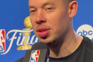米奇：在网上被解雇212次但我不在乎！我依旧绝对信任福克斯！